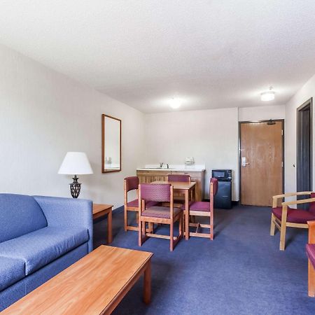 Super 8 By Wyndham Norwich Hotel Kültér fotó