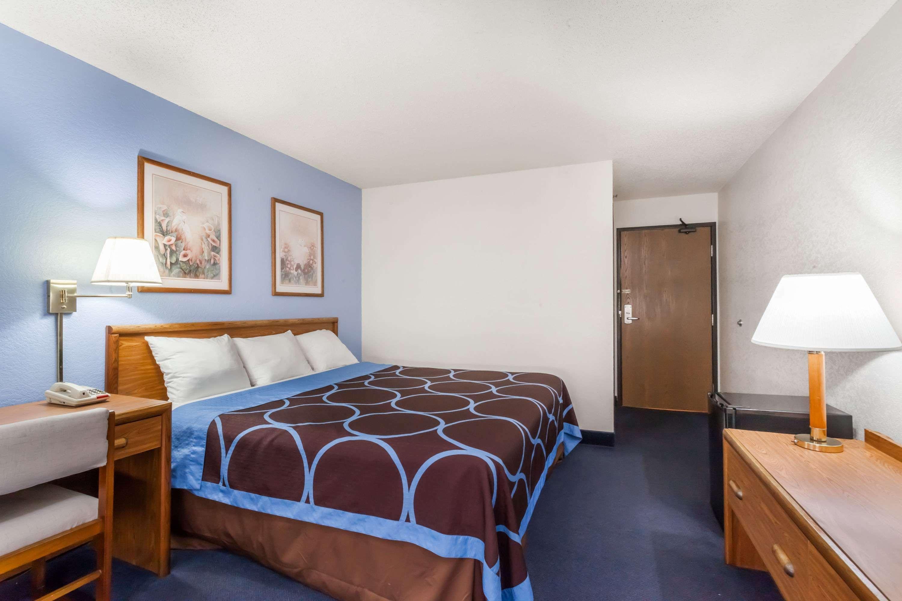 Super 8 By Wyndham Norwich Hotel Kültér fotó